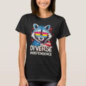 Diverse Independence  Raccoon Pansexual Sunglasses Tシャツ (正面)