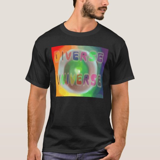 Diverse Universe Tシャツ (正面)