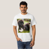 Divertidos Cachorros de Terranova en Acción Tシャツ (正面フル)