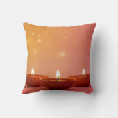 Diwali 2025 Throw Pillow – Three Glowing Diyas Hom クッション (裏面)