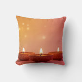 Diwali 2025 Throw Pillow – Three Glowing Diyas Hom クッション (正面)