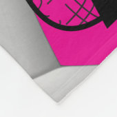 DIY文字付きホットピンクと白のサッカーボール フリースブランケット (角)