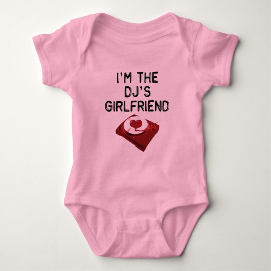 DJのガールフレンド乳児Tシャツ ベビーボディスーツ (正面)