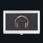 DJのパーソナライズなばら色の金ゴールドのヘッドホーンのロゴ 名刺入れ<br><div class="desc">何もモノグラムのな名刺のホールダーのようなプロフェッショナルのための独自性そしてスタイルを結合しません。 これらの豪華で、名前入りなケースは組織しておきます従ってあなたのカードは手に常にあります。 プラス、あなたの顧客の不変の印象を残します。 項目の右側の"編集しか、このデザインのテンプレート"箱の使用によってこのデザインにあなたのカスタムな言葉遣いを、またはクリック、青を文字を整理するために"カスタマイズそれを"ボタン変えますフォントを加えれば色はそしてこれにまたその他の情報かイメージを加えるために設計します。 調整項目を必要としたら、(サンキューカード、等)おあつらえのための私に連絡して下さい。
 おあつらえのための****はあなたのカートに、この商品を置きません。 その代り、項目が利用できたらあなたの商品へのlauraliseprovencher@gmail.com Aリンクのあなたの要求があなたに電子メールを送られる私に電子メールを送って下さい。 あなたの順序を置くのにそのリンクを使用できます。 48時間まで認めて下さい。</div>