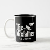 DJ おもしろい The Mixfather Disk Jockey Remix ツートーンマグカップ (左)