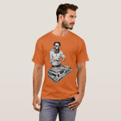 DJ Abraham Lincoln by Basement Mastermind Tシャツ (正面フル)