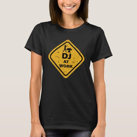 DJ At Work Electronic Dance Music Tシャツ (正面)
