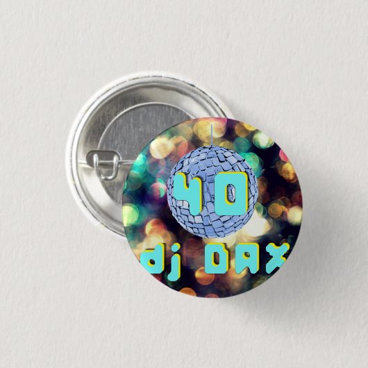 dj DAXロゴ40 缶バッジ (正面&裏面)