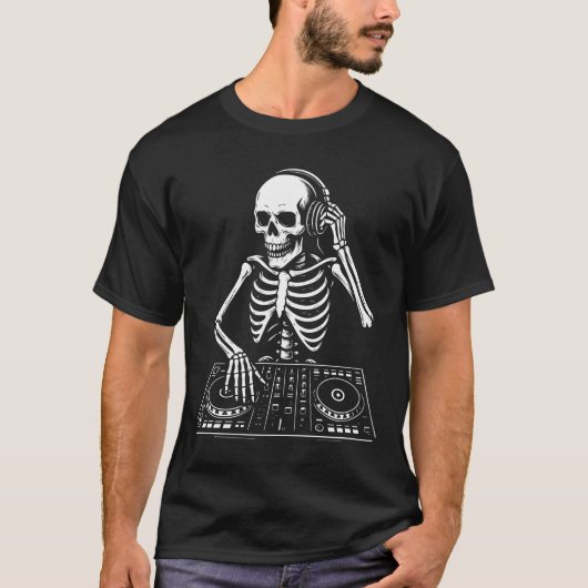 DJ Skeleton playing the live music Tシャツ (正面)