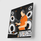 DJ Spinning Vinyl At Decks スクエア壁時計 (傾斜)