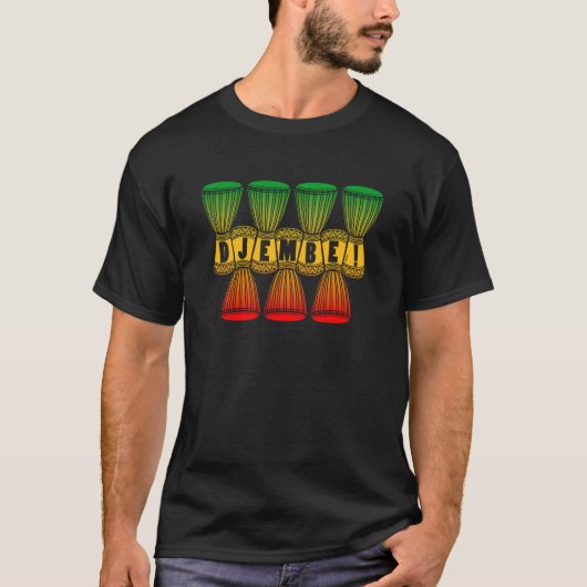 Djembe Jembeアフリカの音楽ドラム演奏パーカッション Tシャツ (正面)