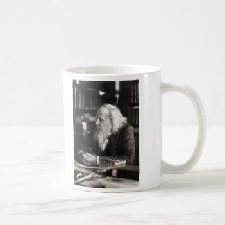 Dmitri Ivanovich Mendeleevのポートレート コーヒーマグカップ