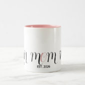DMom Established Black Pink Script New Mom Gift ツートーンマグカップ (中央)