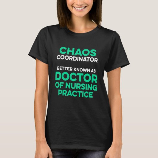 DNP看護実習の医師より良いRNナース Tシャツ (正面)