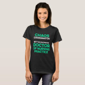 DNP看護実習の医師より良いRNナース Tシャツ (正面フル)