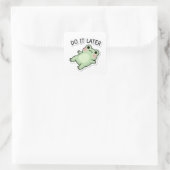Do It Later Frog Sticker Cute Lazy Frog Procrastin スクエアシール (バッグ)