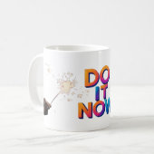 Do It Now Motivational Mug – Take Action Quote Cof コーヒーマグカップ (正面左)