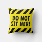 Do not sit here. Ga hier niet zitten op deze stoel クッション (裏面)