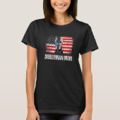 Doberman Dad American Flag Father's Day Tシャツ (正面)