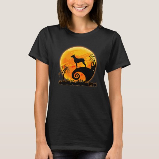 Doberman Dog And Moon  Scary Halloween Costume Tシャツ (正面)