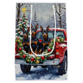 Doberman Pinscher Christmas Red Truck Holiday ミディアムペーパーバッグ (裏面)