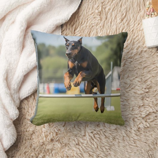 Doberman Pinscher Elegant Throw Pillow クッション (ブランケット)