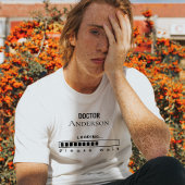 Doctor Name Loading — Minimalist Graduation Design Tシャツ