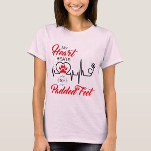 DOG愛犬の私のハートビートパディング足ライト Tシャツ