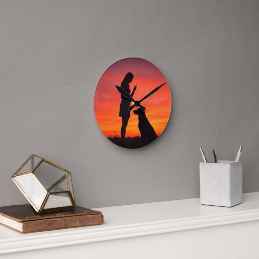 dog and girl  Round Clock ラウンド壁時計 (オフィス)