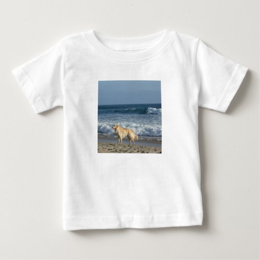 Dog At The Beach ベビーTシャツ (正面)