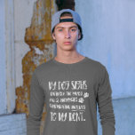 Dog Dad Grumpy Dog Grey Long Sleeve Photo Tシャツ<br><div class="desc">Does your spoiled dog have the nerve to constantly catch attitudes when he's not even helping paying bills? This customizable men's grey long sleeve t-shirt let's you commiserate (while low key being a proud pet dad) by displaying the funny quote: "My dog sighs entirely too much for a roommate contributing...</div>