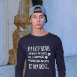 Dog Dad Grumpy Dog Navy Long Sleeve Photo Tシャツ<br><div class="desc">Does your spoiled dog have the nerve to constantly catch attitudes when he's not even helping paying bills? This customizable men's navy long sleeve t-shirt let's you commiserate (while low key being a proud pet dad) by displaying the funny quote: "My dog sighs entirely too much for a roommate contributing...</div>