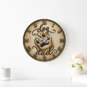Dog Dad Rustic Paw Print ラージ壁時計 (ホーム)