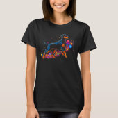 Dog Doberman Pinscher in Space Science Tシャツ (正面)