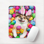 Dog Laying on Easter Eggs マウスパッド (マウス)