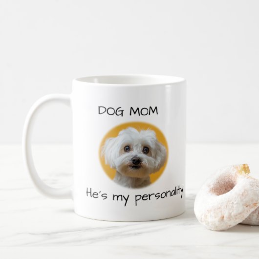 Dog Mom He’s My Personality Cute Dog Design コーヒーマグカップ (ドーナツ)