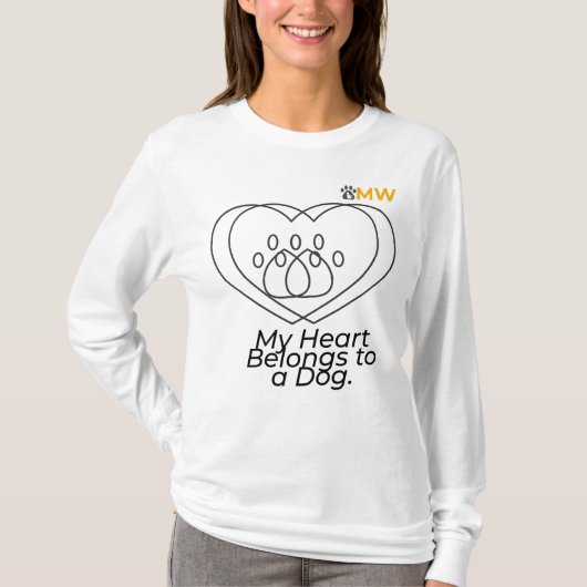 Dog Mom Heart Long Sleeve Shirt – Pet Lover Gift Tシャツ (正面)