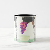 Dog nose and grape  ツートーンマグカップ (中央)