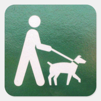 Dog on a Leash Sign（リーシュの標識に乗った犬） スクエアシール
