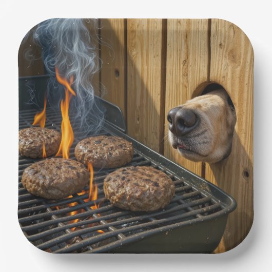 Dog Sniffing Hamburgers On a Barbecue Grill ペーパープレート (正面)