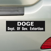 DOGE Dept of Gov. Extortion バンパーステッカー (車上)