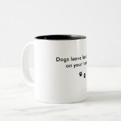 dogfootprint、dogfootprint、犬はfootprinを…去ります ツートーンマグカップ (正面左)