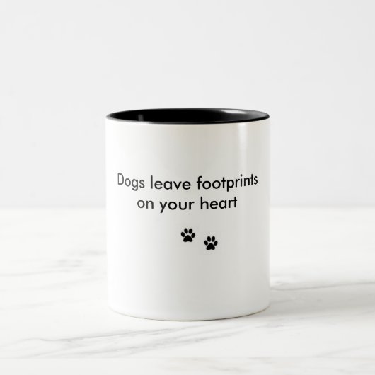dogfootprint、dogfootprint、犬はfootprinを…去ります ツートーンマグカップ (中央)