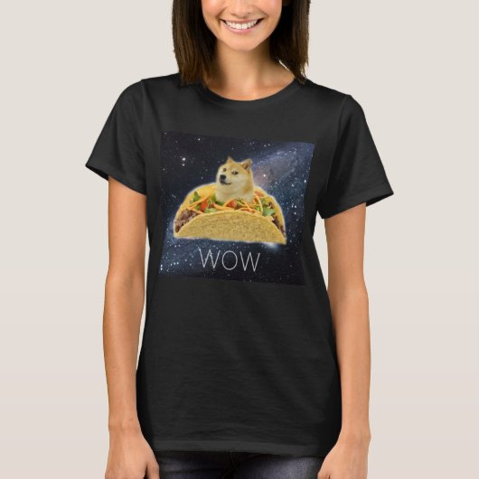 Dogrightスター付きの宇宙でタコスなDoge WOW ミーム #Dogright Tシャツ (正面)