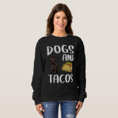 Dogs And Tacos Giant Schnauzer Mexican Food スウェットシャツ (正面フル)