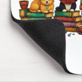 Dogs Reading Books Cozy Library Scene マウスパッド (コーナー)