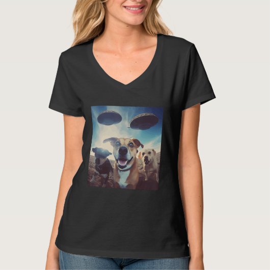 Dogs Selfie with UFOs for Dog  and UFO Tシャツ (正面)