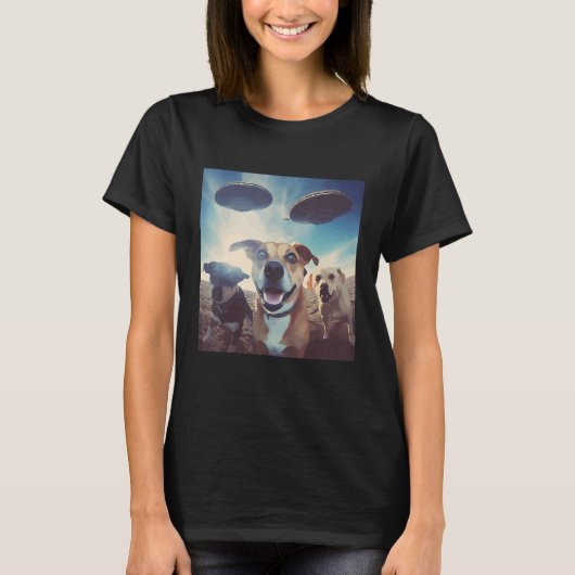 Dogs Selfie with UFOs for Dog and UFO Tシャツ (正面)