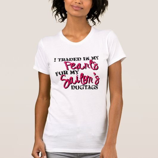 Dogtagsのための交換された真珠 Tシャツ (正面)