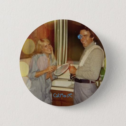 Doin da Dishes_cathodeの円形ボタン 缶バッジ (正面)